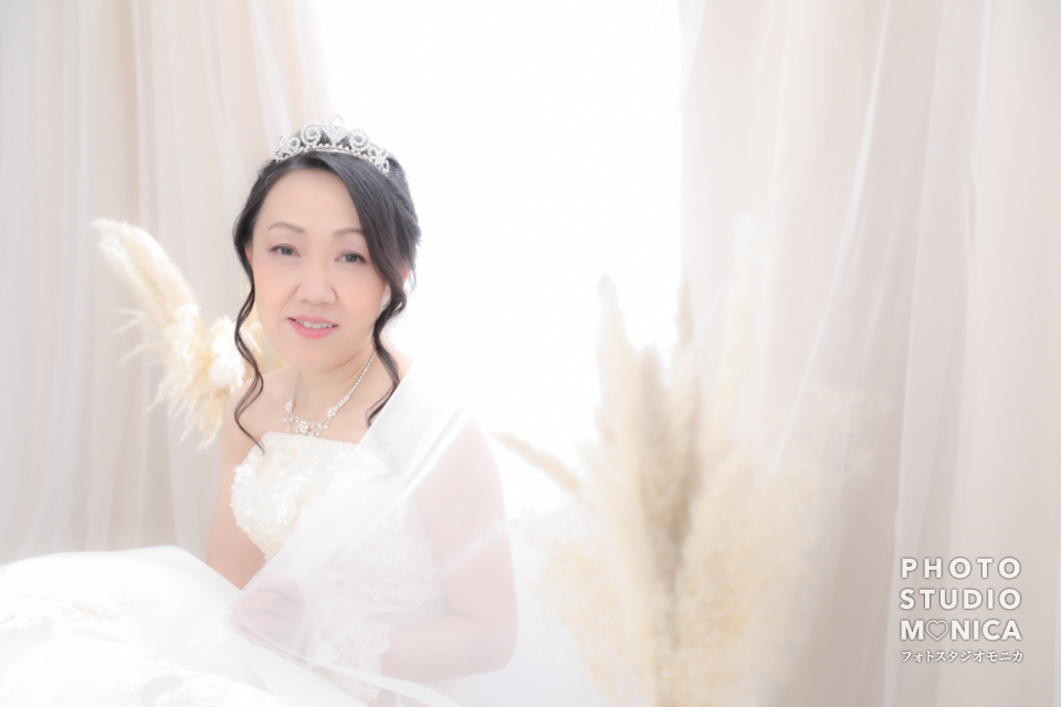 写真:ウェディングドレスでスタジオ変身写真撮影+一着追加