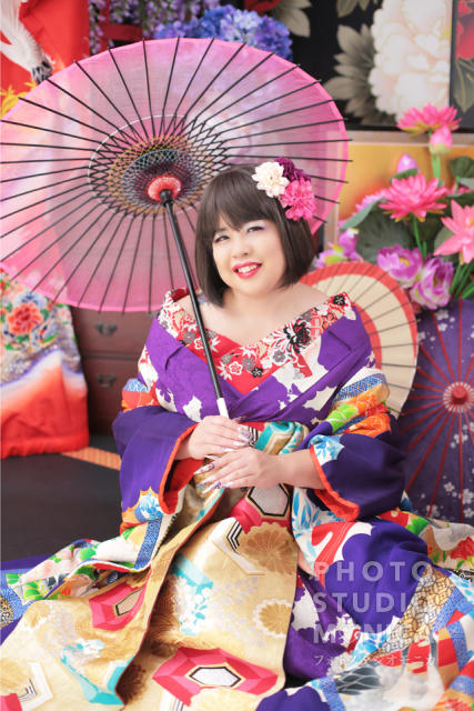 紫の打ち掛け 赤のお着物 現代風花魁 ギャラリー 京都の花魁体験 変身写真フォトスタジオモニカ