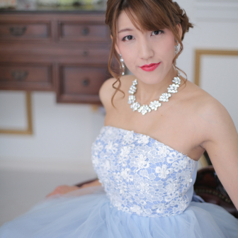 写真：ブルーのカラードレスでドレススタジオ撮影♥︎