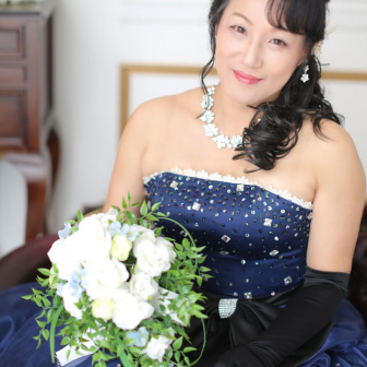 写真:全カットドレス花魁プランでスタジオ撮影