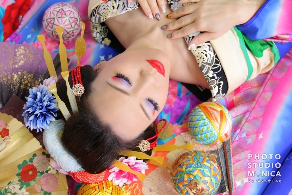 キセルを片手にゆったり憂いのある古典風花魁 ギャラリー 京都の花魁体験 変身写真フォトスタジオモニカ