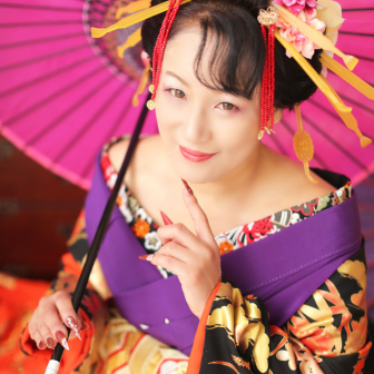 写真:全カットドレス花魁プランでスタジオ撮影