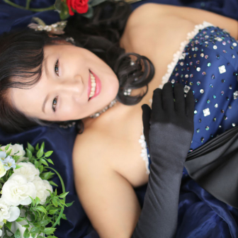 写真:全カットドレス花魁プランでスタジオ撮影