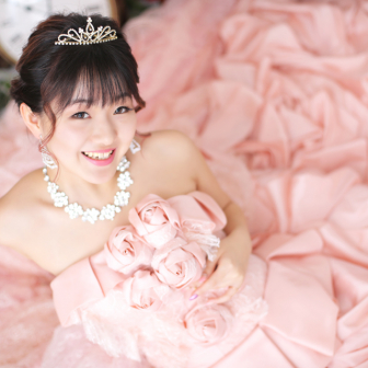 写真：ピンクのカラードレスでスタジオドレス撮影♥︎