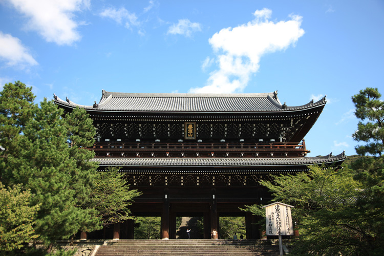 京都観光情報 | 京都のドレス撮影・変身写真館 フォトスタジオ
